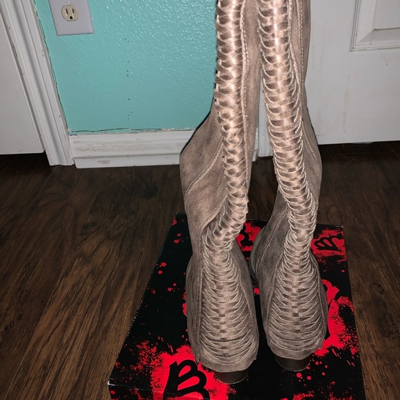 Fergie boots - Picture 6 of 7